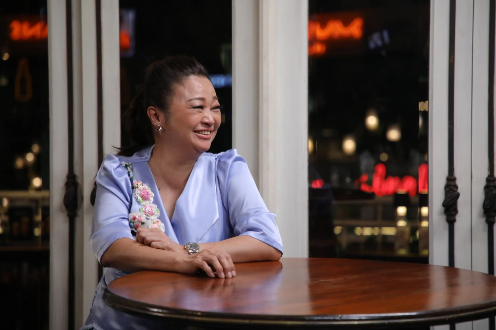 “Jae Kim & Pingpong” invite fans to laugh out loud as Ninew Christina Saetae drops by “Raan Nee Mee Reuang” and reveals the full story behind her nickname, “The Korean Daughter-in-Law”