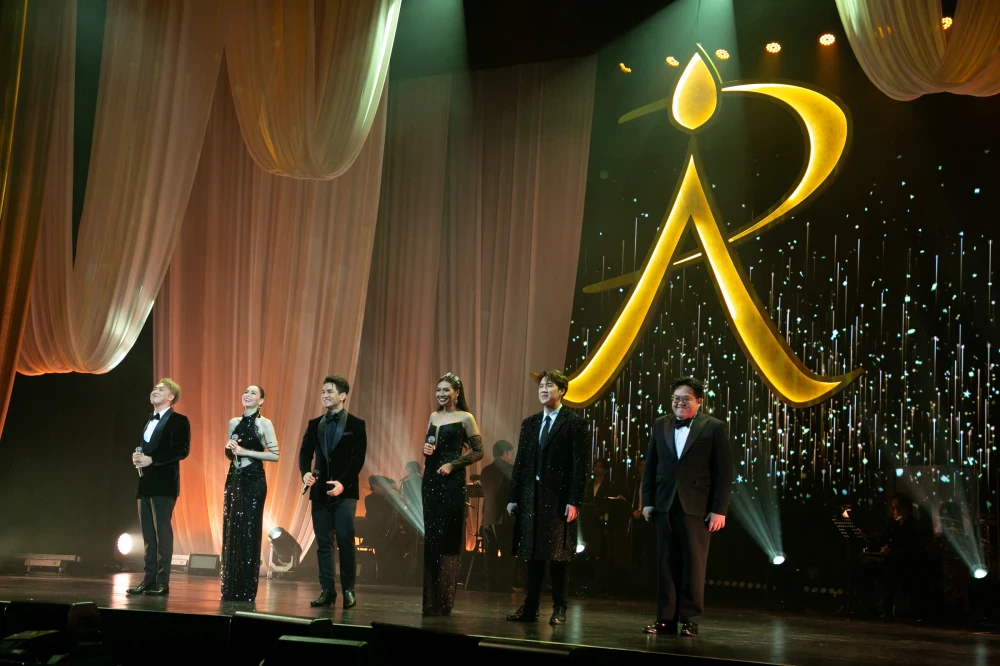 New Curtain Opening Concert at Muangthai Ratchadalai