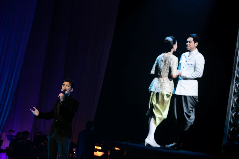 New Curtain Opening Concert at Muangthai Ratchadalai