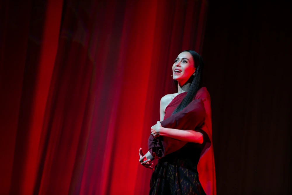 New Curtain Opening Concert at Muangthai Ratchadalai