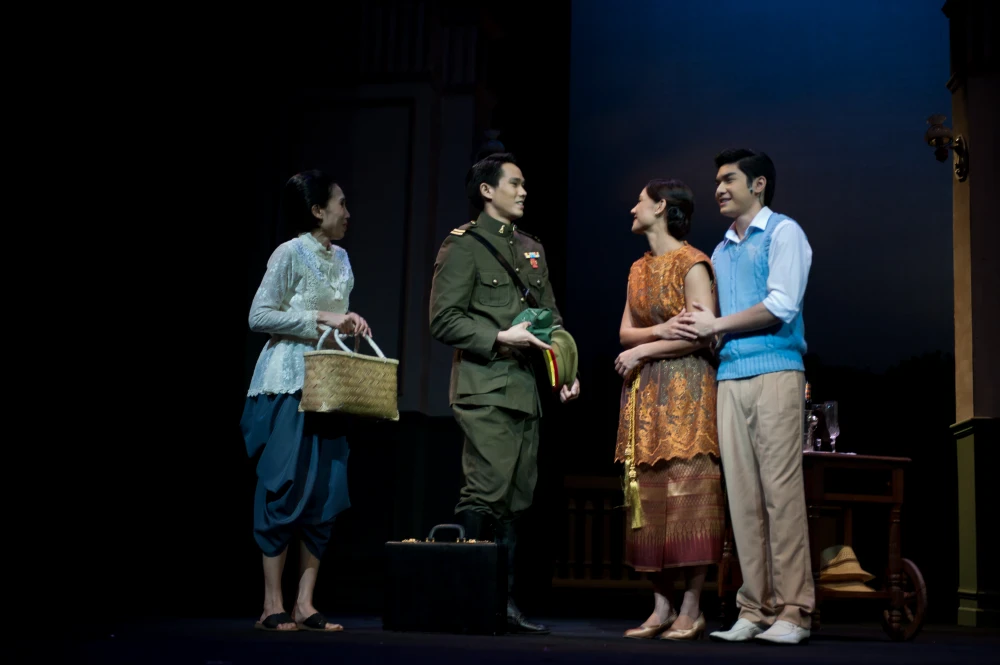 สี่แผ่นดิน เดอะมิวสิคัล