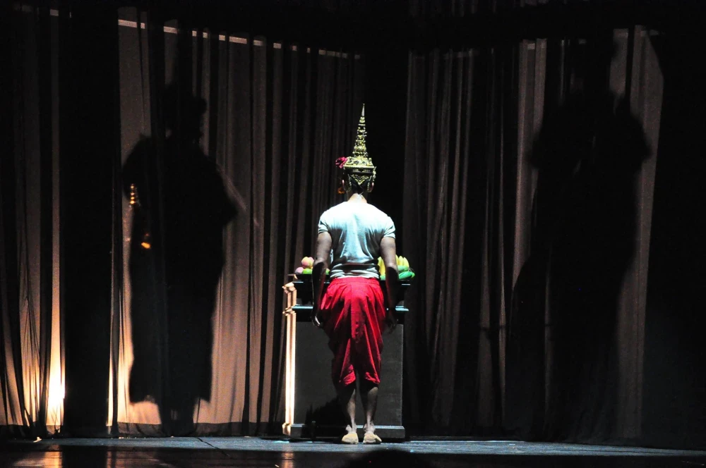 นั่งติดผี The Shock on stage